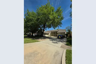 10727 Kitty Brook Drive, Houston, TX 77071 - Photo 2