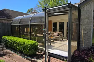 10727 Kitty Brook Dr, Houston, TX 77071 - Photo 18