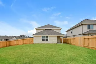 313 Fallow Deer Dr, Huntsville, TX 77320 - Photo 2