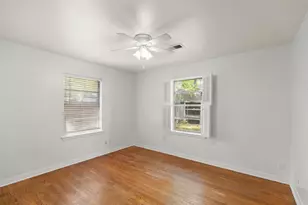 2015 Wycliffe Dr, Houston, TX 77043 - Photo 6