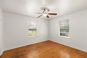 2015 Wycliffe Dr, Houston, TX 77043 - Photo 12