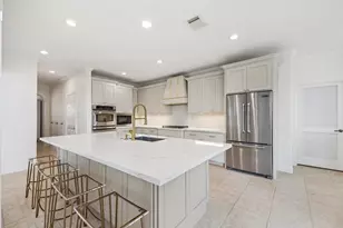 7935 Woodcrest Ct, Sugar Land, TX 77479 - Photo 10