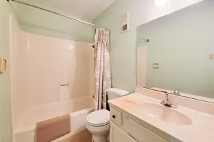 10212 Longmont Dr, Houston, TX 77042 - Photo 18