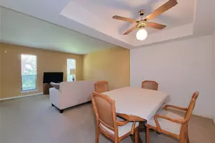 10212 Longmont Dr, Houston, TX 77042 - Photo 10