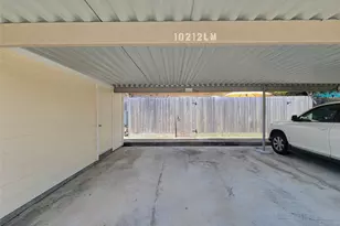 10212 Longmont Dr, Houston, TX 77042 - Photo 26