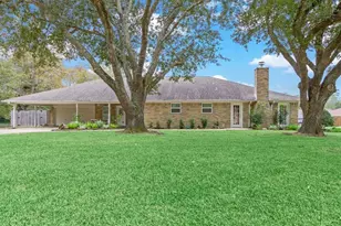 12955 Mintwood Dr, Beaumont, TX 77713 - Photo 2