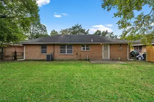 4310 Ebbtide Dr, Houston, TX 77045 - Photo 18