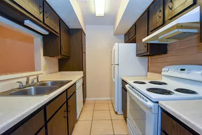 1517 Barcelona Way, Baytown, TX 77520 - Photo 8