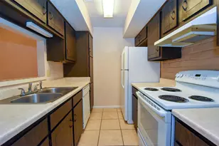 1517 Barcelona Way, Baytown, TX 77520 - Photo 8