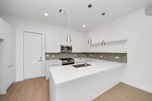 2222 Via Isa Ln, Houston, TX 77051 - Photo 2