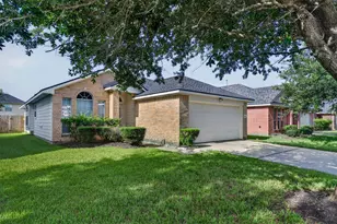 3838 St Simon Manor Dr, Houston, TX 77047 - Photo 2