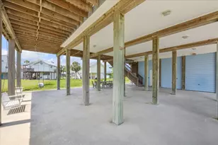 4015 War Chest Ct, Galveston, TX 77554 - Photo 34