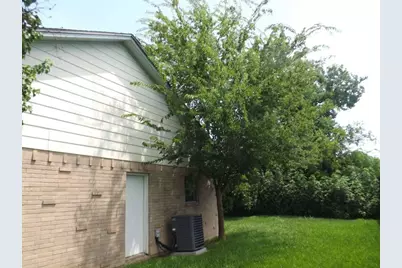 501 S Holmes Street, La Porte, TX 77571 - Photo 4