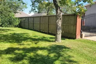 501 S Holmes St, La Porte, TX 77571 - Photo 2