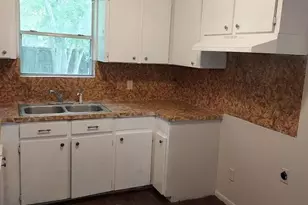 215 Blackshear St, Tomball, TX 77375 - Photo 12