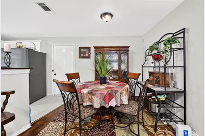 6039 Willow Glen Drive, Houston, TX 77033 - Photo 6