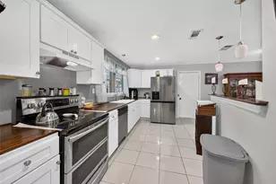6039 Willow Glen Dr, Houston, TX 77033 - Photo 10