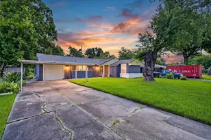 6039 Willow Glen Dr, Houston, TX 77033 - Photo 1