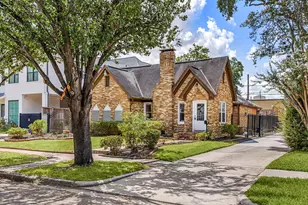 2141 Colquitt St, Houston, TX 77098 - Photo 2