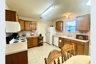 314 Rouen Drive, Port Lavaca, TX 77979 - Photo 6