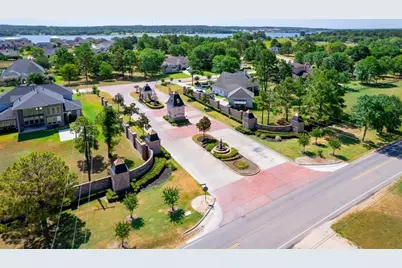 12935 French Quarter Drive, Willis, TX 77318 - Photo 4