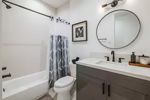 602 W Clay St, Houston, TX 77019 - Photo 26