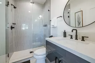 602 W Clay St, Houston, TX 77019 - Photo 38