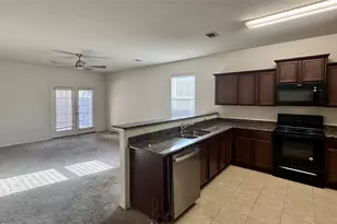 12019 Quartersawn Ln, Pinehurst, TX 77362 - Photo 8