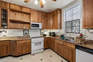 1807 Church St, Galveston, TX 77550 - Photo 12