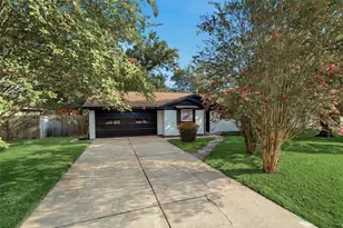 719 Cherry Valley Dr, Houston, TX 77336 - Photo 2