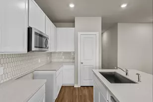 2918 Wind Cave Ln, Rosharon, TX 77583 - Photo 6