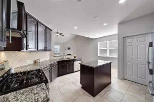 9131 Durango Point Ln, Houston, TX 77070 - Photo 10