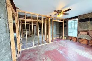 803 Brooks St, Houston, TX 77009 - Photo 10