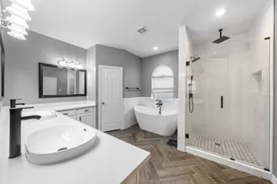 718 S Diamondhead Blvd, Crosby, TX 77532 - Photo 1
