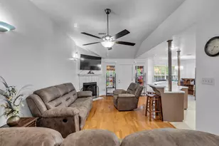 3360 Knob Oaks Dr, Huntsville, TX 77340 - Photo 4