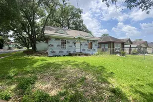 1705 Bolivar St, Beaumont, TX 77701 - Photo 1