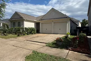12818 Magenta Oaks Dr, Houston, TX 77072 - Photo 2