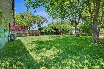 126 Bonita Avenue, Galveston, TX 77550 - Photo 6