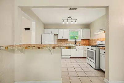 126 Bonita Avenue, Galveston, TX 77550 - Photo 14