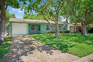 126 Bonita Ave, Galveston, TX 77550 - Photo 4
