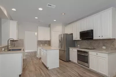 203 S Brooksedge Circle, The Woodlands, TX 77382 - Photo 8