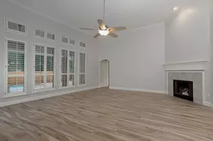 203 S Brooksedge Cir, The Woodlands, TX 77382 - Photo 6