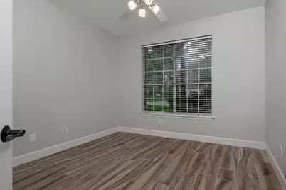 203 S Brooksedge Circle, The Woodlands, TX 77382 - Photo 12