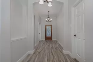 203 S Brooksedge Cir, The Woodlands, TX 77382 - Photo 4