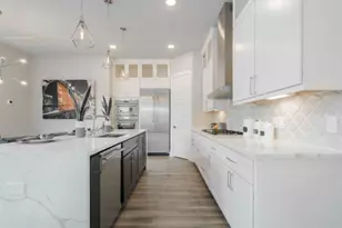 1414 W 34th 1/2 St, Houston, TX 77018 - Photo 8