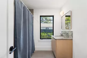 419 W 30th St, Houston, TX 77018 - Photo 32
