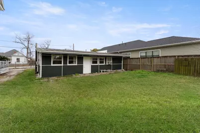 1719 Gentry Street, Houston, TX 77009 - Photo 14