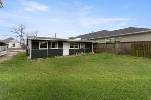 1719 Gentry St, Houston, TX 77009 - Photo 14