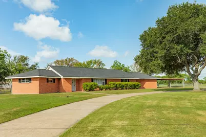 2922 County Road 209, Danbury, TX 77534 - Photo 2