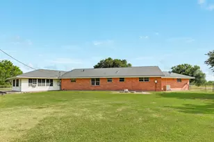 2922 County Rd 209, Danbury, TX 77534 - Photo 12